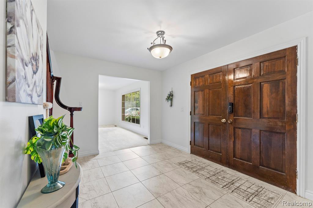 42275 CHATTERTON Court, Northville, MI 48168 — Photo 3