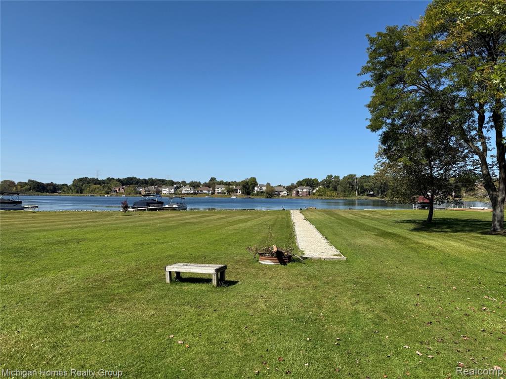 2910 Loon Drive, Wixom, MI