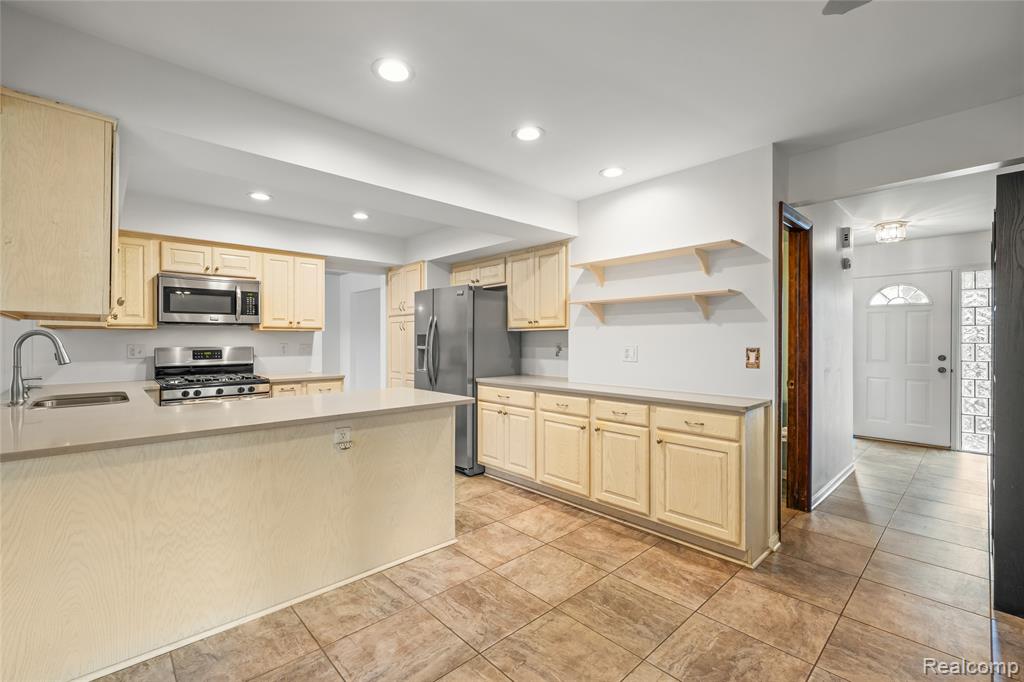 6748 Brookshire Drive, Canton, MI 48187 — Photo 12