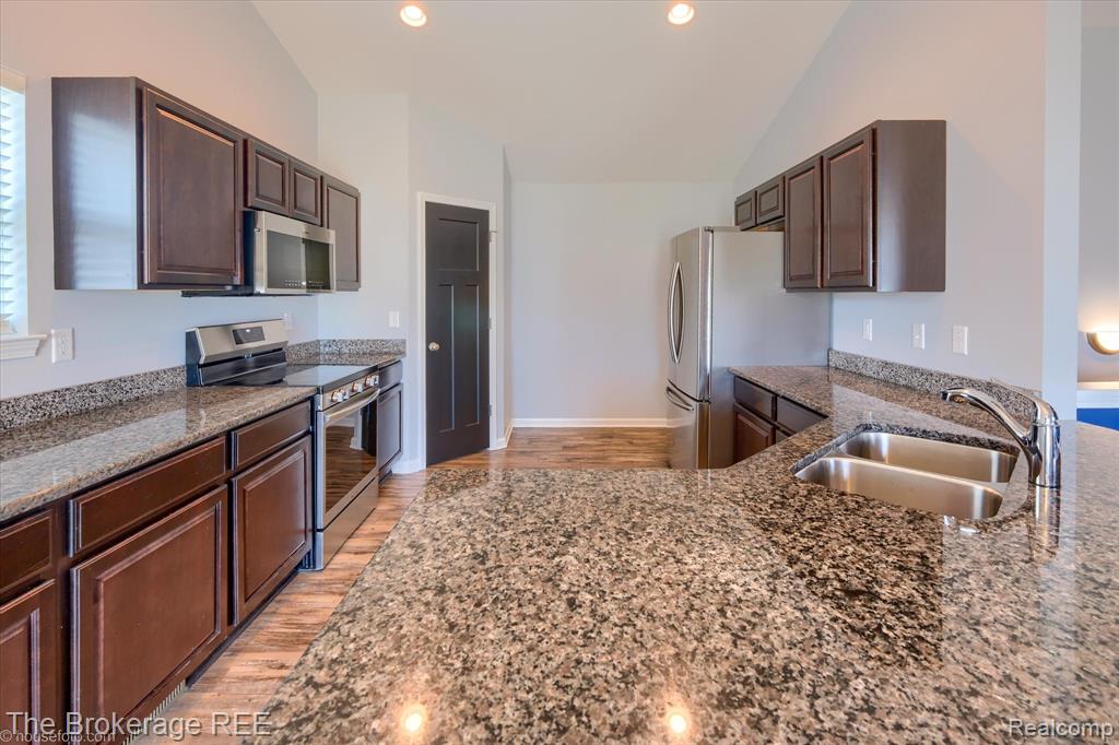 1437 Pondview Drive, Davison, MI 48423 — Photo 21