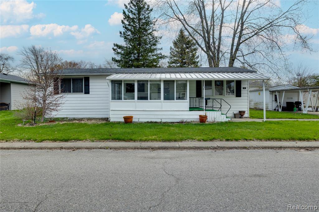 3333 Ravenswood, Marysville, MI 48040 — front exterior