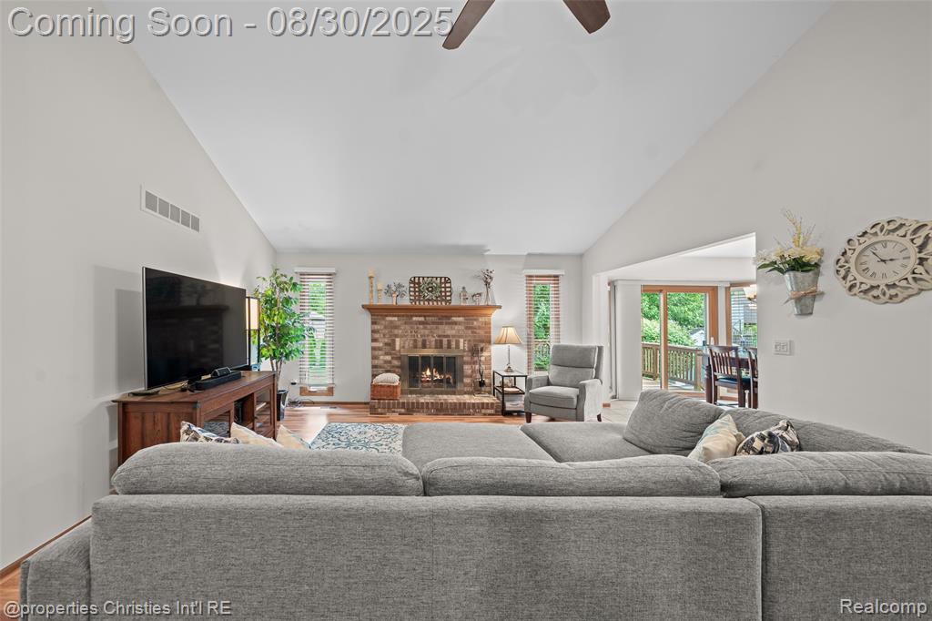 46502 Springhill Drive, Shelby Twp, MI 48317 — Photo 5