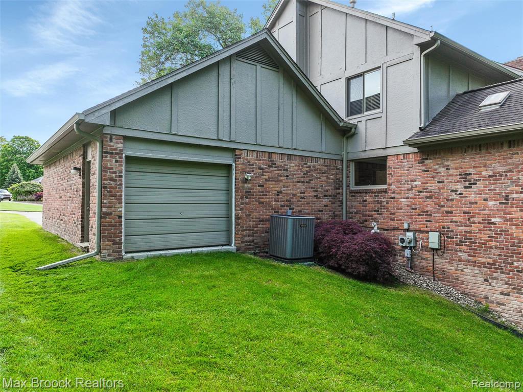 5844 INDEPENDENCE Lane, West Bloomfield, MI — Photo 43