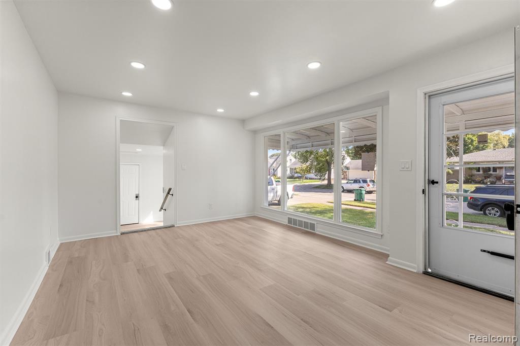 5925 Gilman Street, Garden City, MI — Photo 3