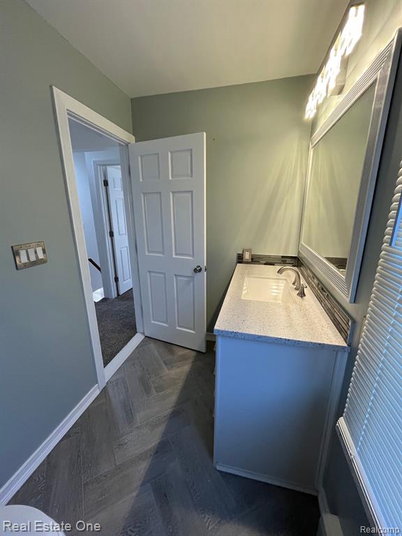 660 SAINT JOHNS Street, Wyandotte, MI 48192 — Photo 22
