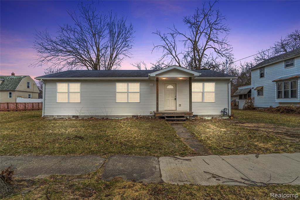 137 S Andre Street, Saginaw, MI 48602 — Photo 2