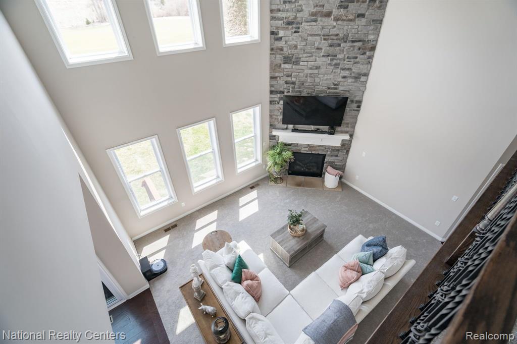 527 SOUTHSHORE Drive, Oxford, MI 48371 — Photo 9