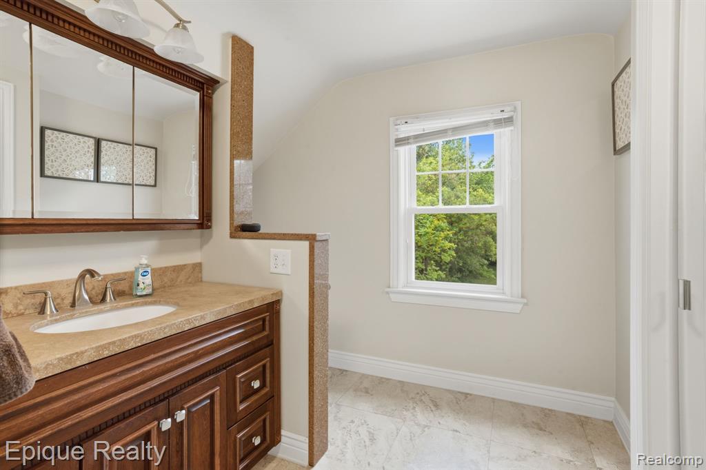 608 S Main Street, Capac, MI 48014 — Photo 15