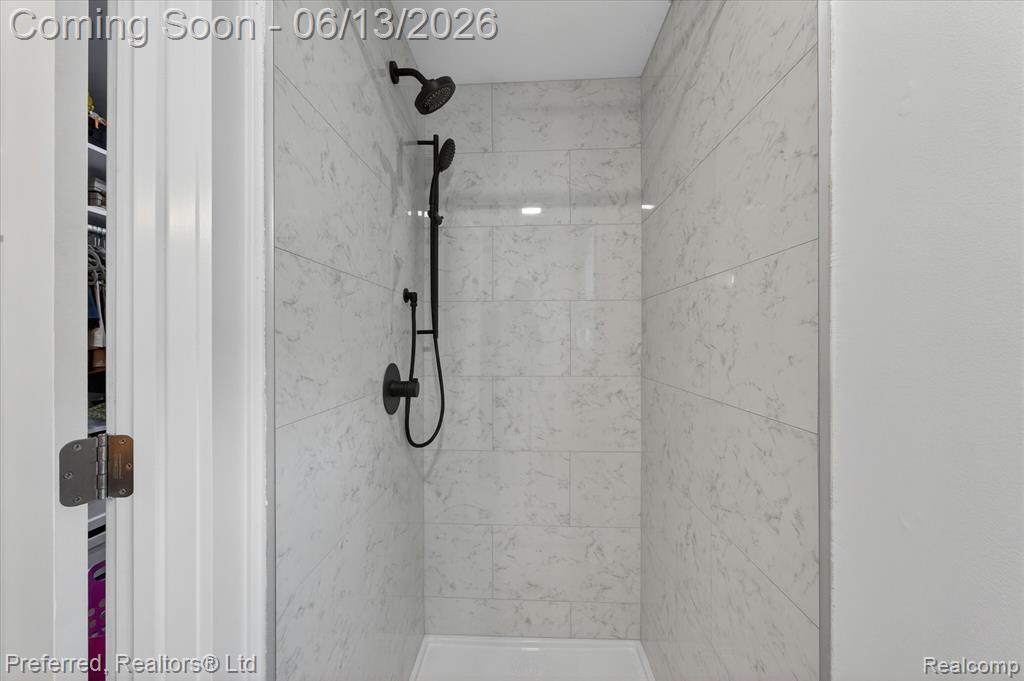 43751 Oakbrook Road, Canton, MI 48187 — Photo 29