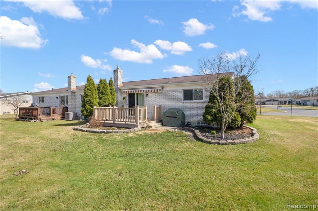 47445 LIZABETH Drive, Chesterfield, MI 48047 — Photo 27