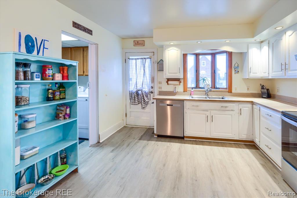 203 Sawyer Street, Grand Blanc, MI 48439 — Photo 13