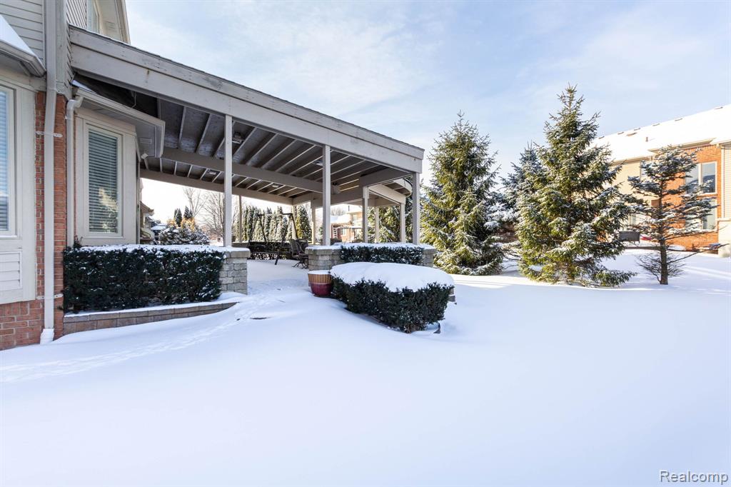 49683 Yale Drive, Macomb, MI 48044 — Photo 49