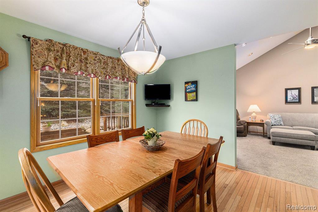 6173 NORTHRIDGE HILLS Drive, Brighton, MI 48116 — Photo 9