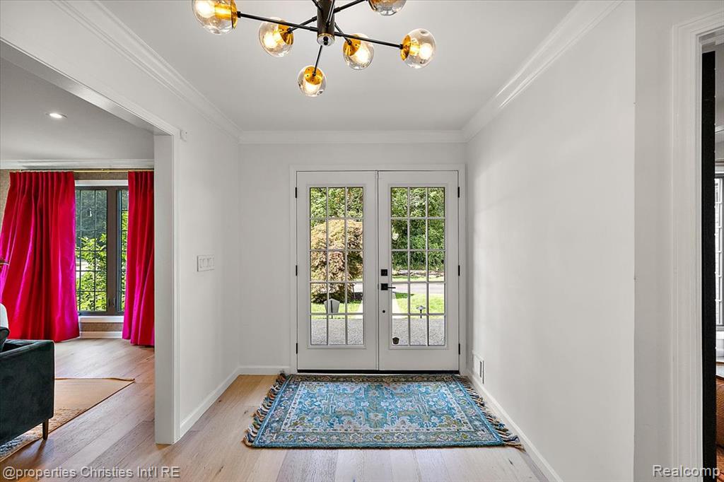 706 Great Oaks Drive, Bloomfield Hills, MI 48304 — Photo 14
