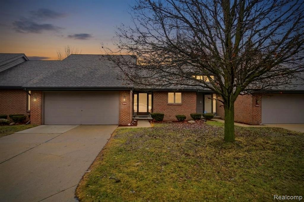 45530 Meadows Square, Macomb, MI 48044 — front exterior