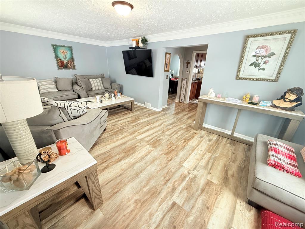 33526 Duncan, Fraser, MI 48026 — Photo 8