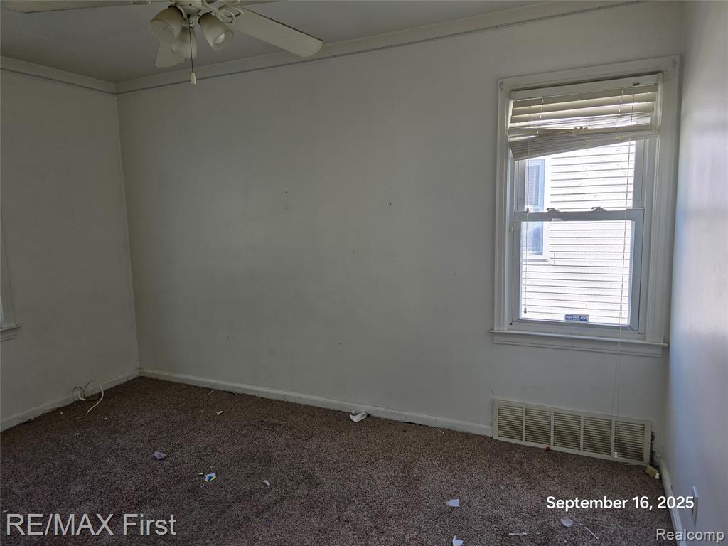 19341 Woodside Street, Harper Woods, MI 48225 — Photo 6