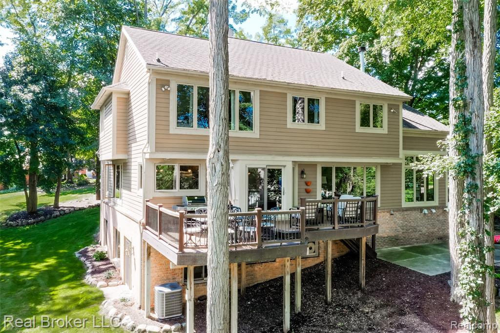 816 Seager Street, Commerce Twp, MI 48390 — Photo 46