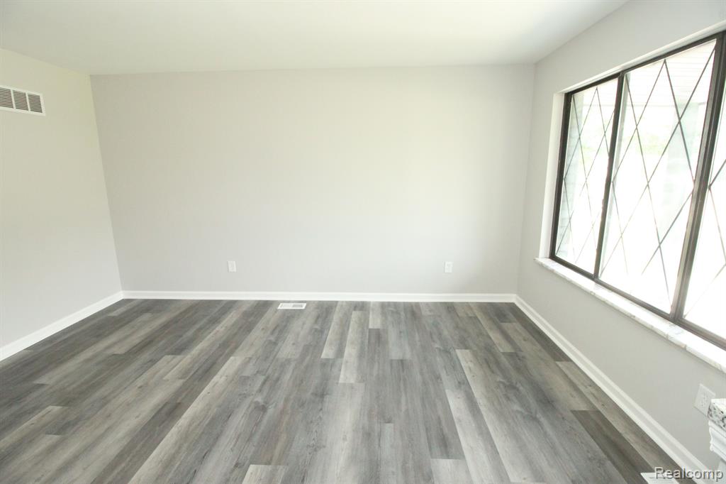 4833 OCEAN Court, Sterling Heights, MI 48310 — Photo 16