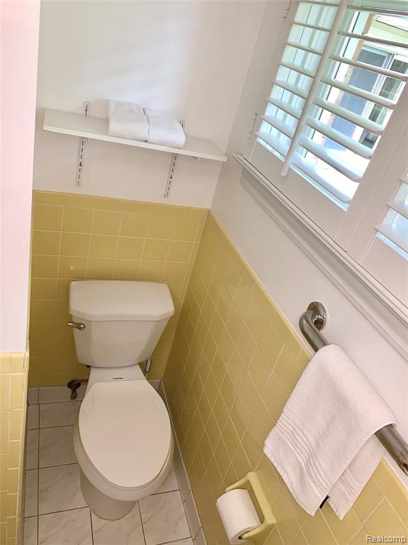 4425 Old Colony Drive, Flint, MI 48507 — Photo 13