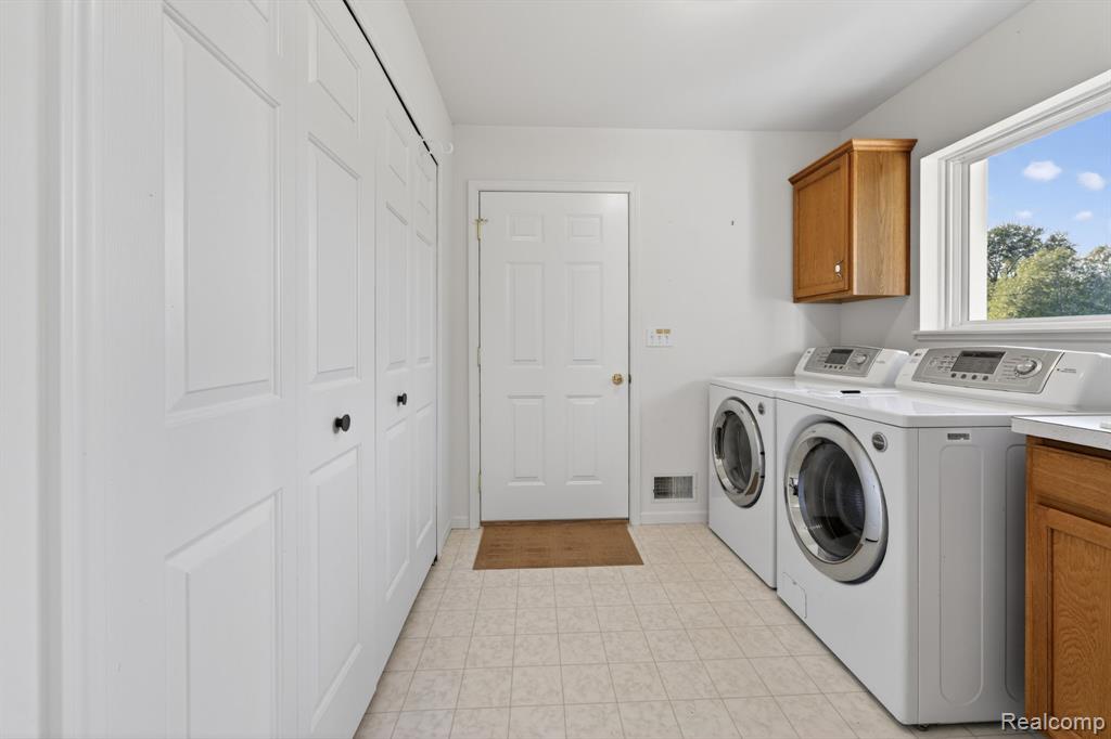 100 Aberdeen Drive, 36, Flushing, MI 48433 — Photo 27