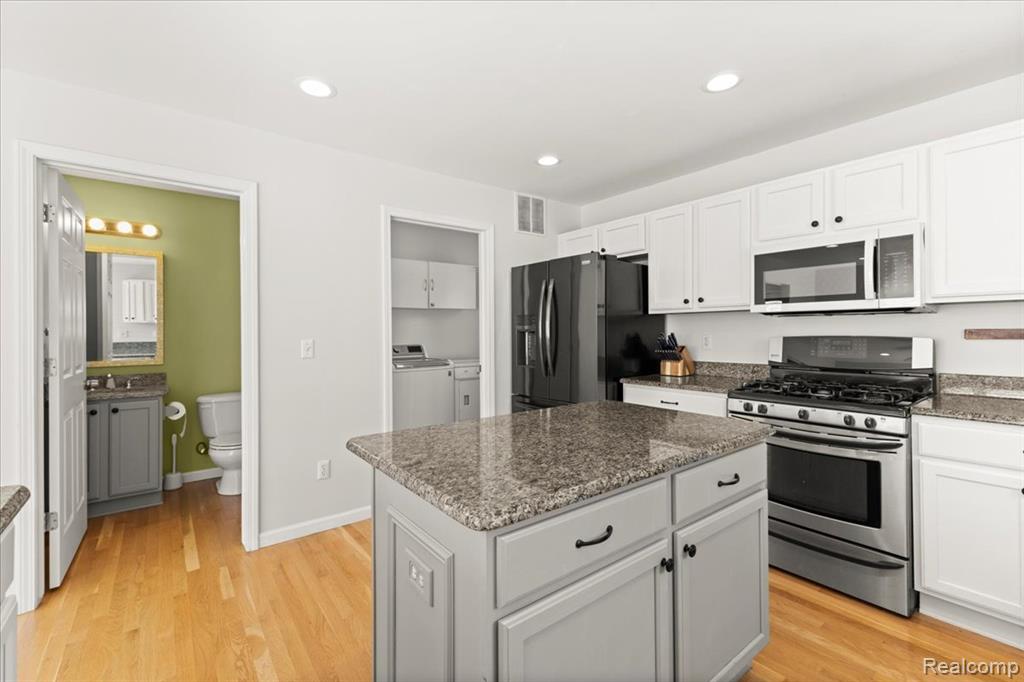 528 Marlin Avenue, Royal Oak, MI 48067 — Photo 12