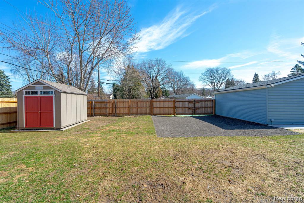 6460 Hermana Road, West Bloomfield, MI 48324 — Photo 21