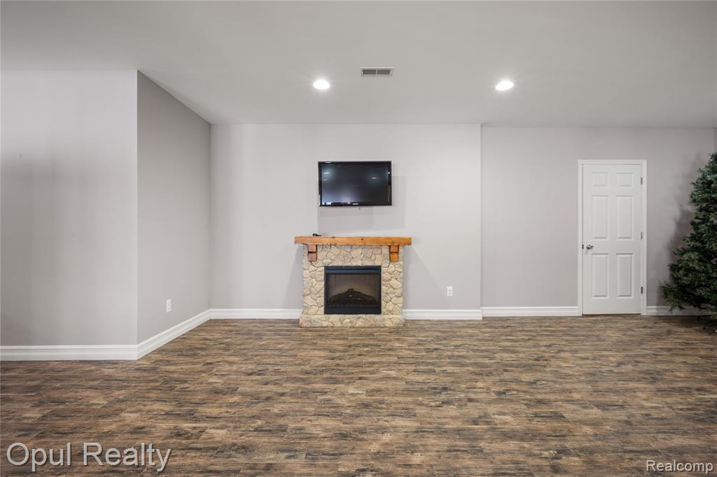 50150 Joy Road, Plymouth, MI 48170 — Photo 37