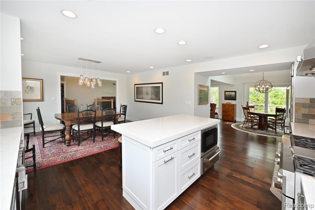 4801 N Harsdale Road, Bloomfield Hills, MI 48302 — Photo 13