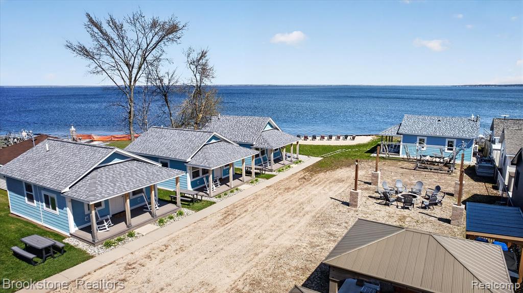 6330 W Houghton Lake Drive, Houghton Lake, MI 48629 — Photo 2