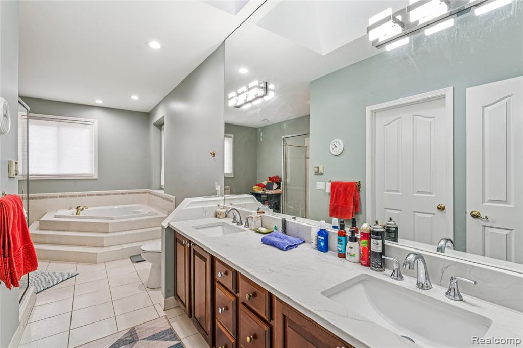 5812 Pine Breeze Drive, Clarkston, MI — Photo 19