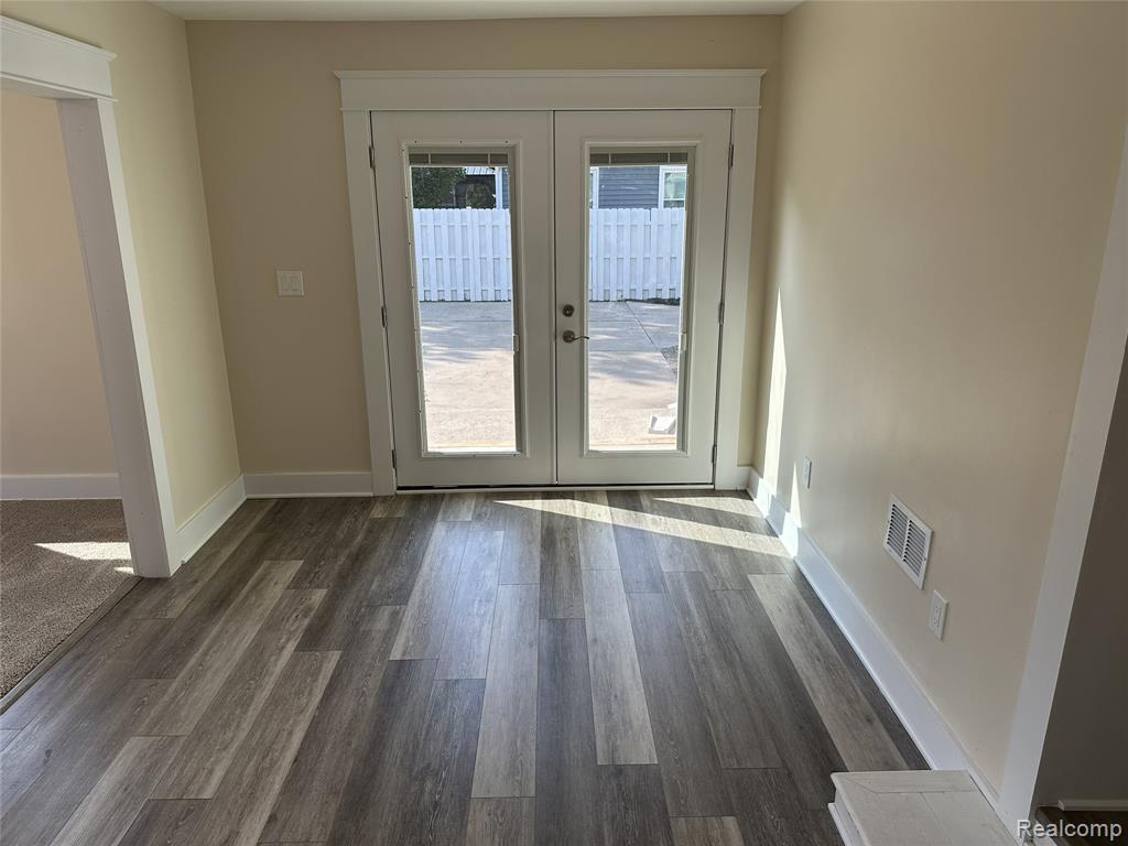 401 W Broad Street, Linden, MI 48451 — Photo 24