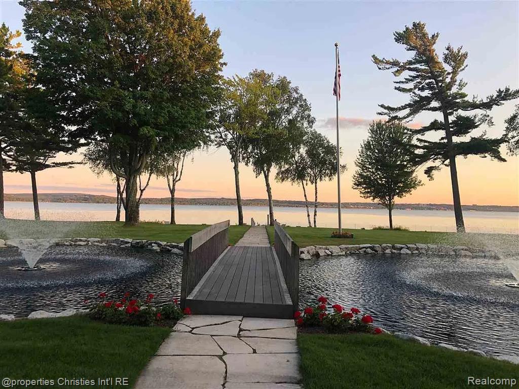 1057 Beach Road, Harbor Springs, MI 49740 — Photo 11