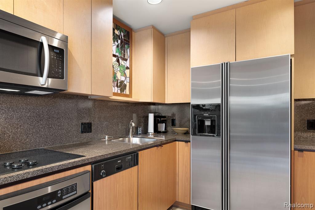 385 CONCORD Place, Bloomfield Hills, MI 48304 — Photo 13
