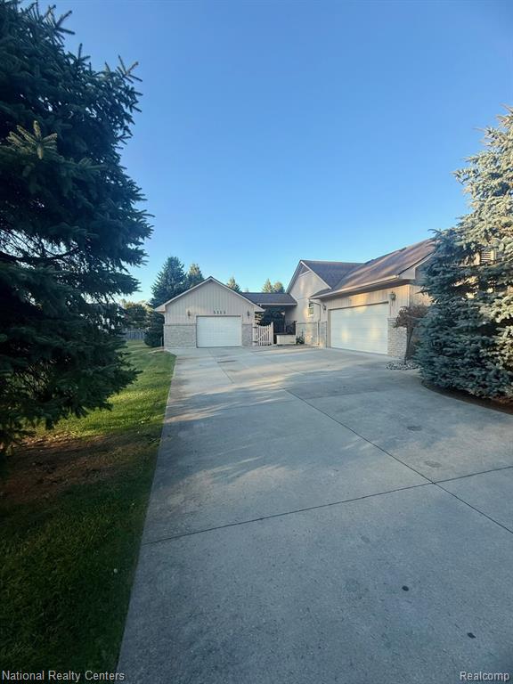 5115 Driftwood Drive, Commerce Twp, MI 48382 — Photo 5