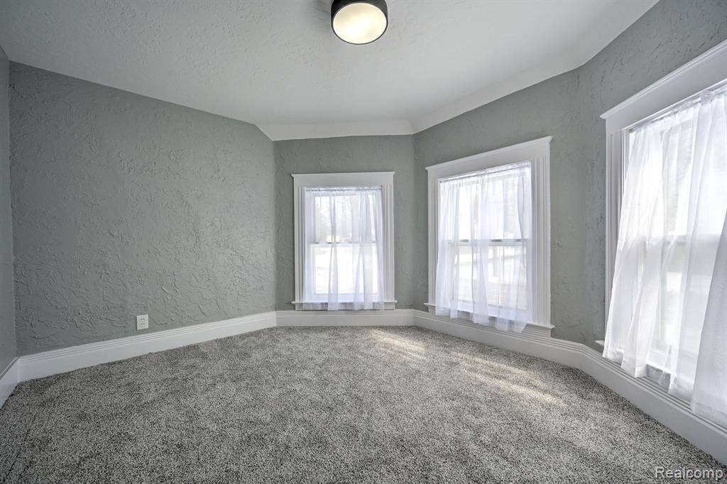 602 S BROAD Street, Holly, MI 48442 — Photo 44