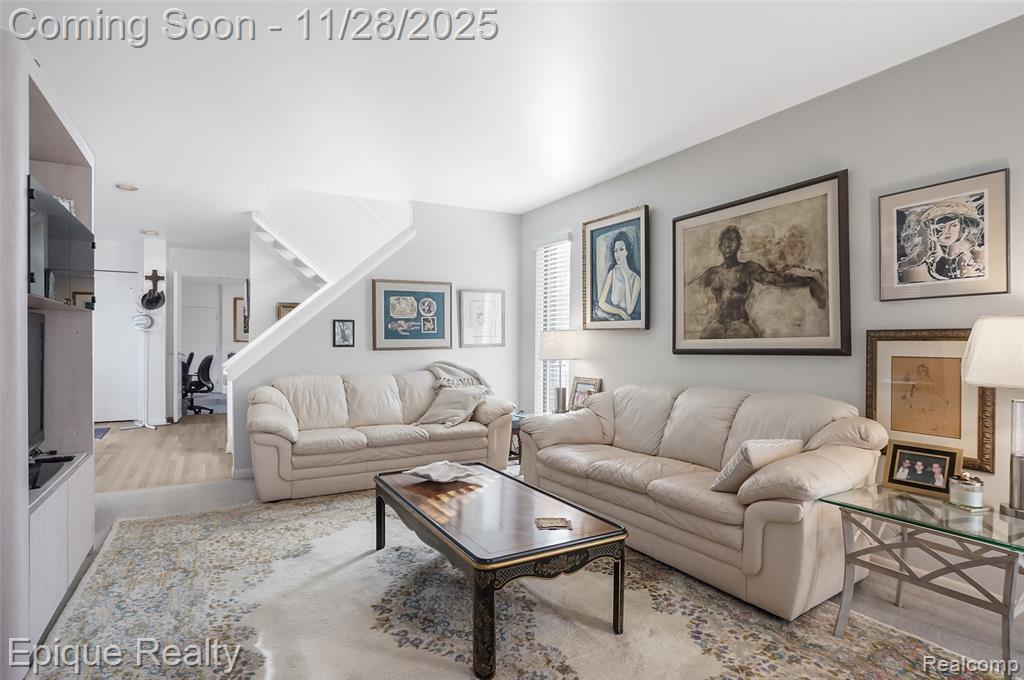 2164 Bordeaux Street, West Bloomfield, MI, 48323