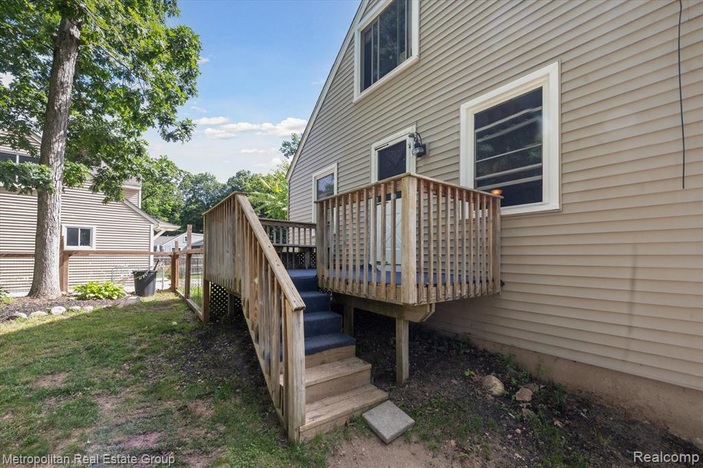 6274 HATCHERY Road, Waterford, MI 48329 — Photo 5