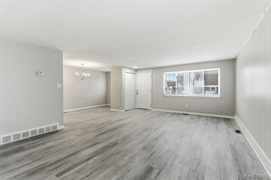 235 N Broadway Street, Mount Clemens, MI 48043 — Photo 4