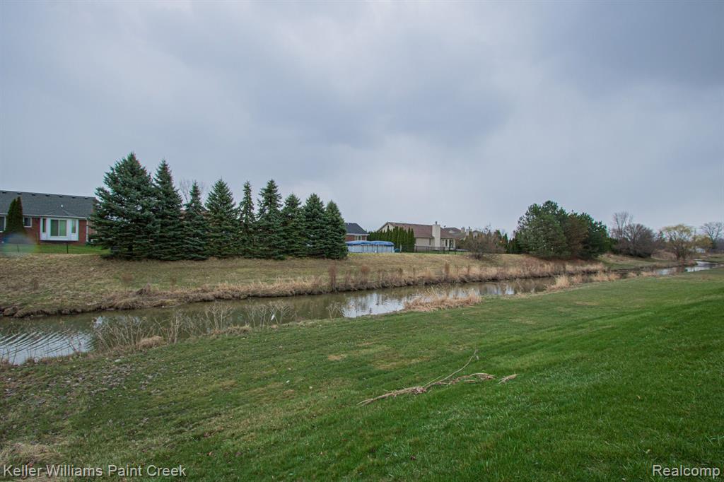 47466 S FORK Drive, Macomb, MI 48044 — Photo 34