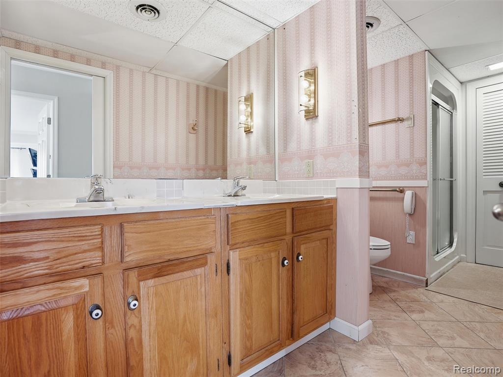 1690 Ledbury Drive, Bloomfield Hills, MI 48304 — Photo 41
