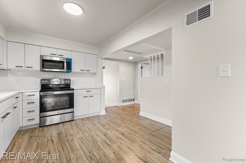 561 Andresen Court, Hazel Park, MI 48030 — Photo 12