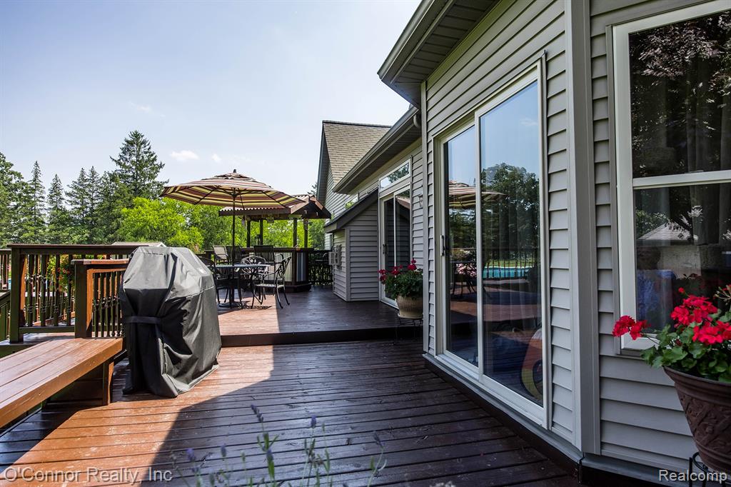 765 Lomasney Lane, Marysville, MI 48040 — Photo 24