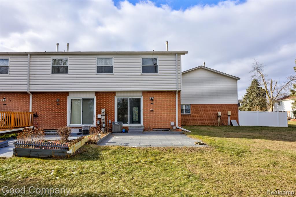 45756 KENSINGTON Street, 319, Utica, MI 48317 — Photo 26