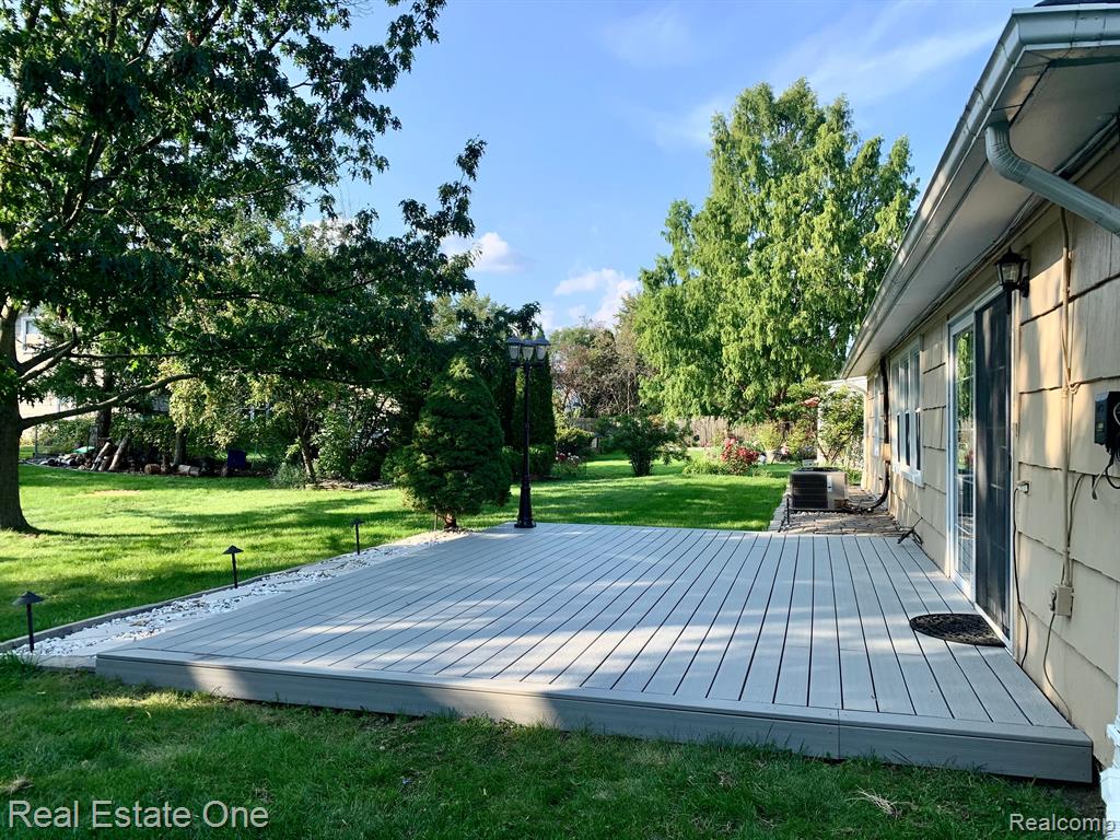 4757 HYDE PARK Drive, Troy, MI 48085 — Photo 17