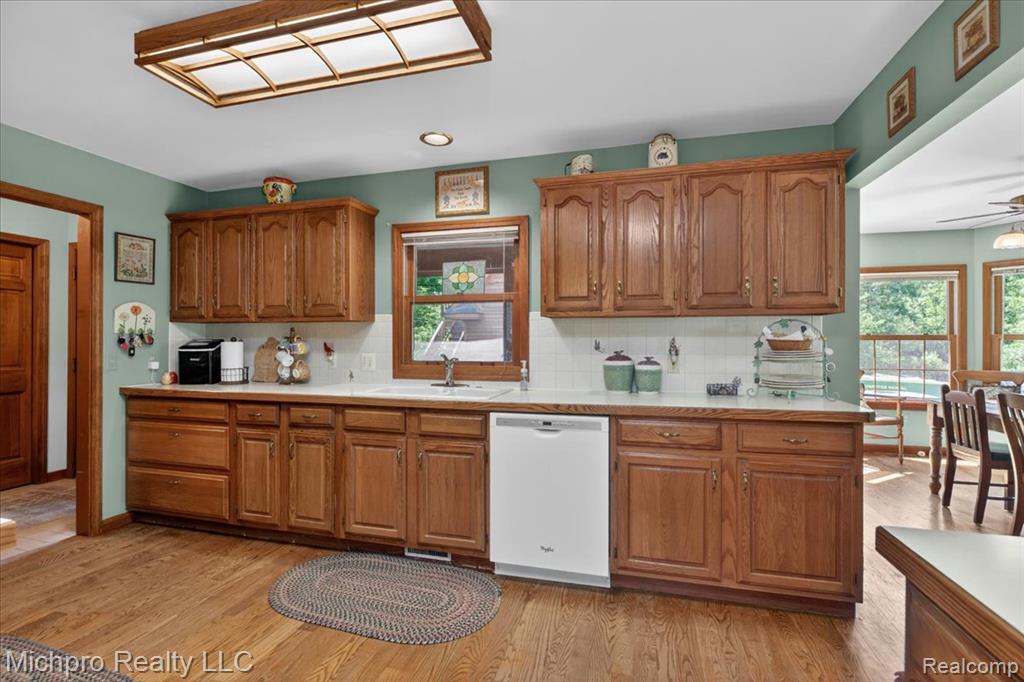670 Green Creek Lane, Oxford, MI 48371 — Photo 17