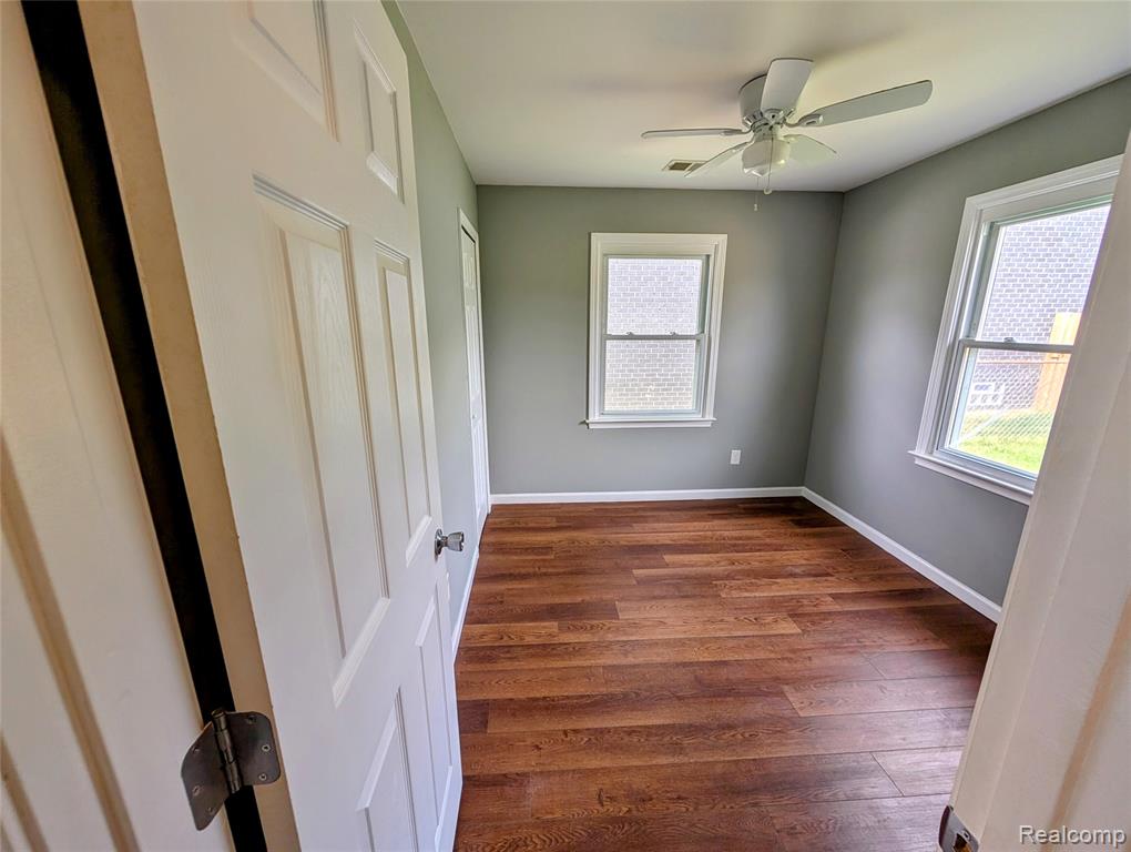 4302 Mandalay Avenue, Royal Oak, MI 48073 — Photo 15