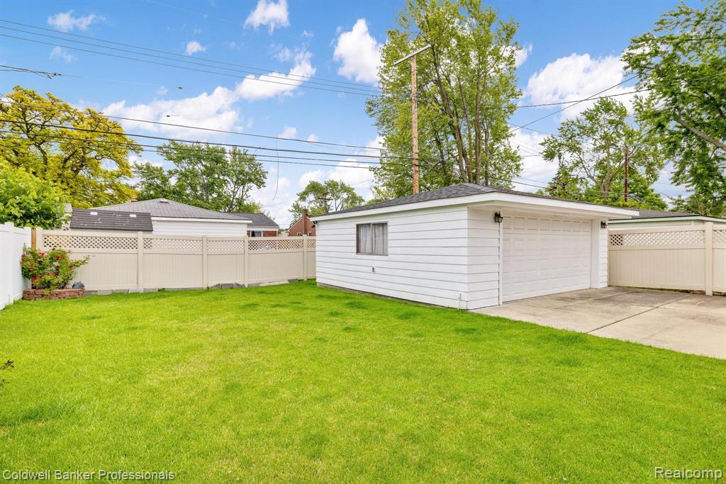 8536 Blackburn Drive, Westland, MI — Photo 30