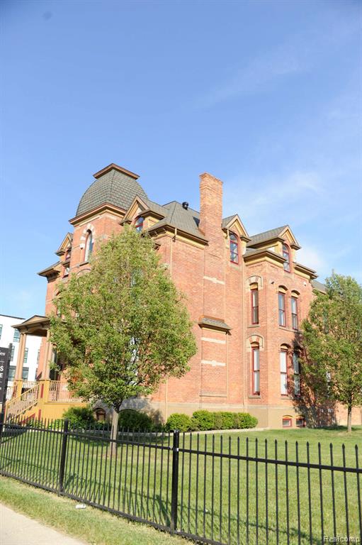 102 Edmund Place, 7, Detroit, MI 48201 — Photo 2