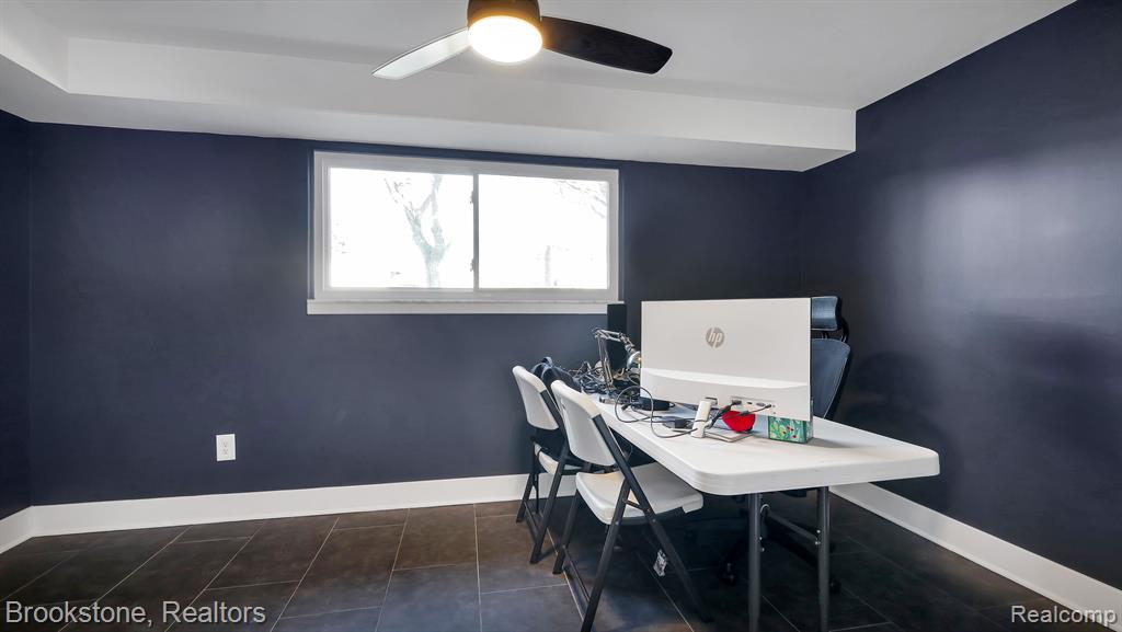 4990 SURREY Drive, Sterling Heights, MI 48310 — Photo 21